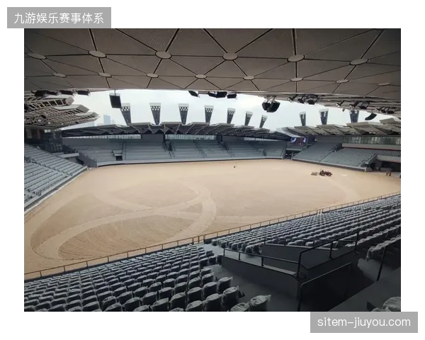 上海久事体育场馆群下沉即时零售终端，现场观众下单后商品最快90秒送抵看台位置